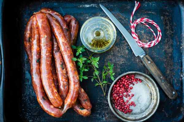 Kiełbaski wieprzowe surowe z chili i kolendrą Taste Store